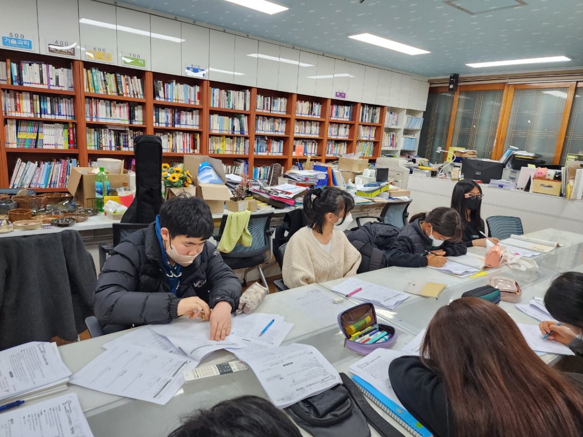 BandPhoto_2023_09_04_20_39_36_4